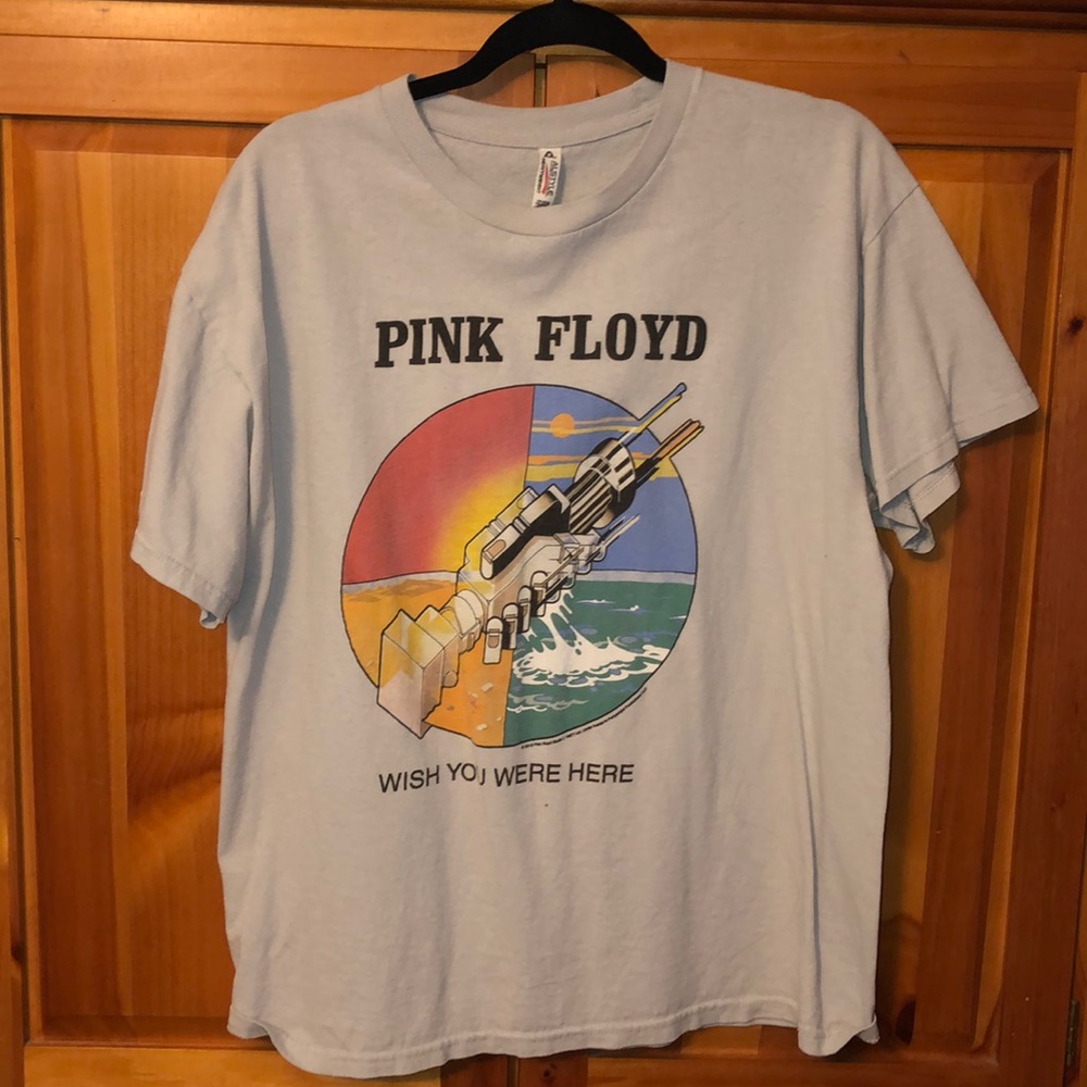 Pink Floyd shirt